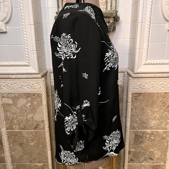 Maurices. Size L. Pullover Roll tab sleeve, Lattice inserts Top. Black B115 - Picture 4 of 7